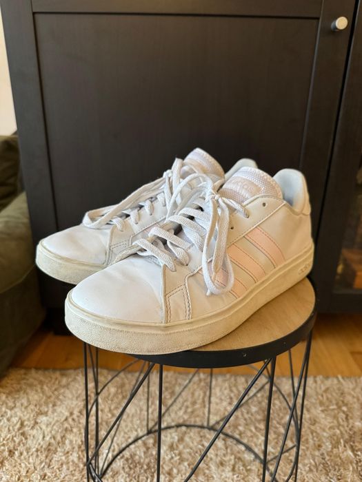 Ténis Adidas de senhora