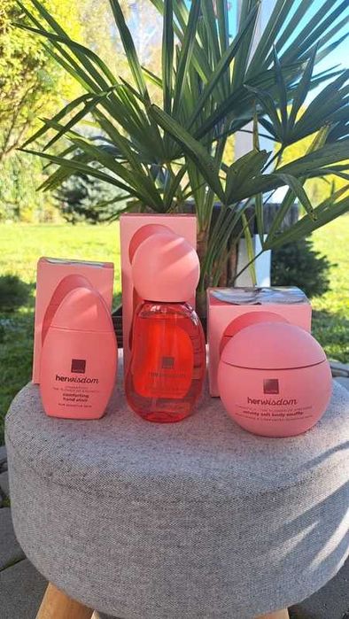 Avon Herwisdom Osmanthus - zestaw 3 szt mgiełka do ciała i włosów, mus do ciała i eliksir do rąk
