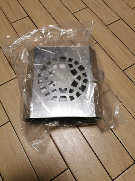 Czerpnia, wyrzutnia z wbudowanym okapnikiem200