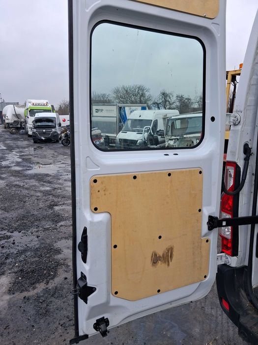 Renault master IV master 3 movano zabudowa boki podłoga  L3H2  l3h2