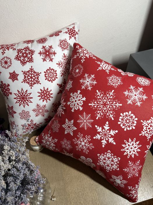 Новорічні подушки та наволочки