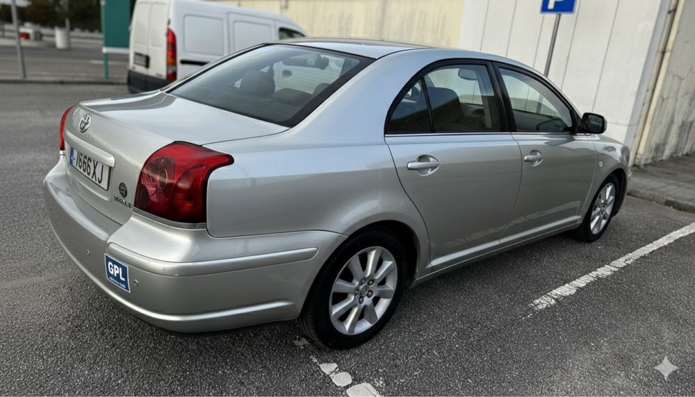 Toyota avensis 1.6 t25 gasolina/gpl