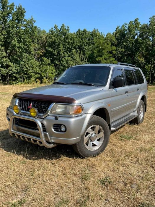 Продам срочно MITSUBISHI паджеро спорт