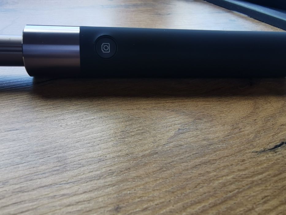 Selfie Stick Spigen