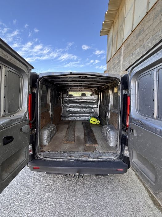 Opel vivaro 2.0 DCI ( Renault trafic )