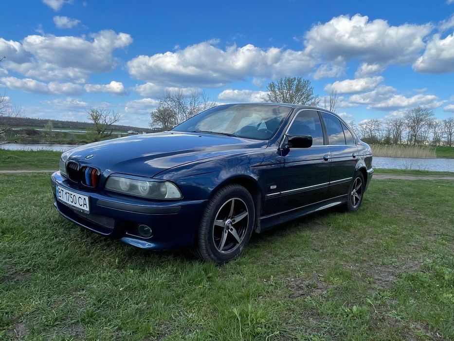 Продам БМВ е39 бензин