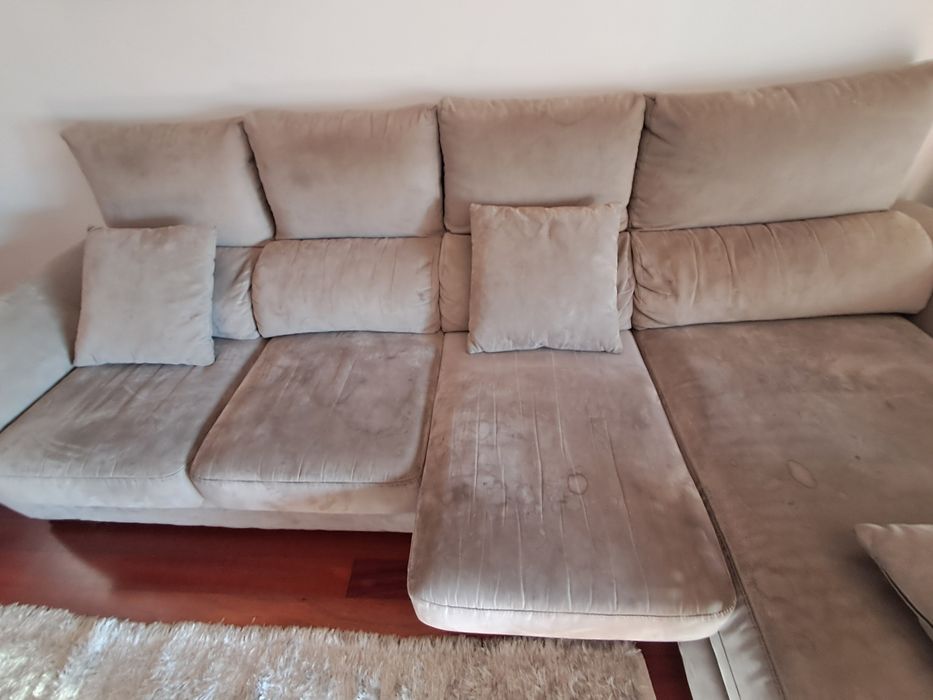 Sofá com chaise long