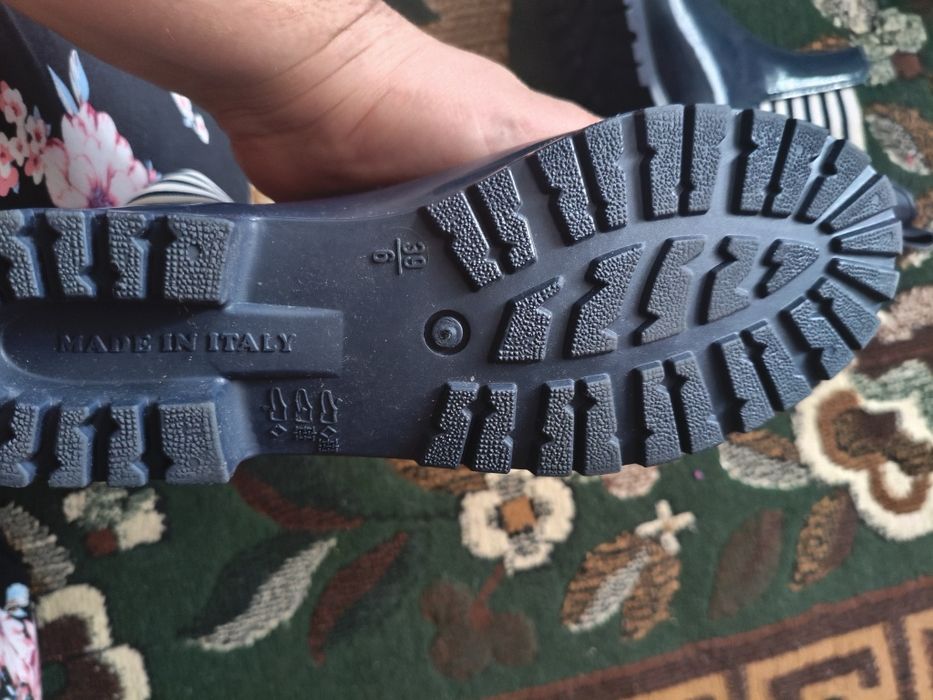 Жіночі гумові челсі