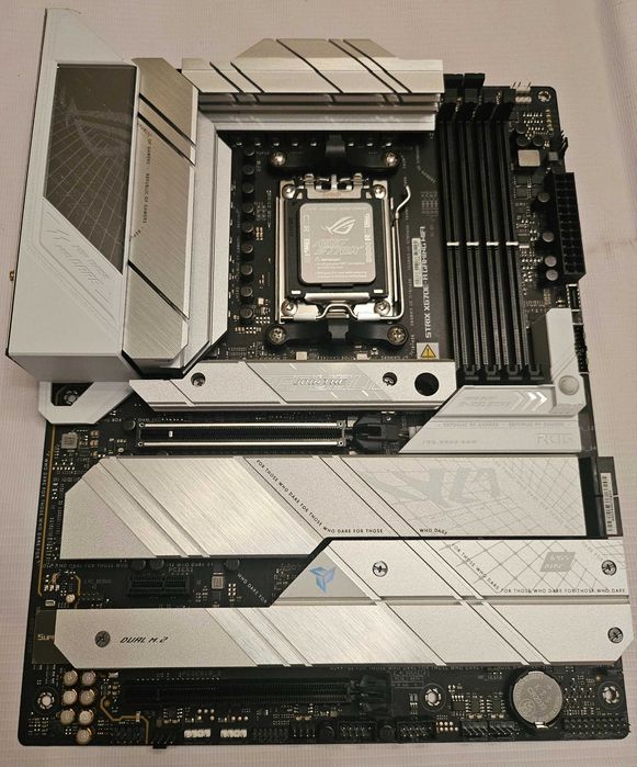 Материнська плата Asus ROG STRIX X670E-A Gaming Wi-Fi  AM5 AMD