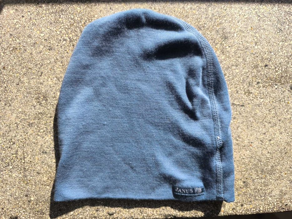 Kapelusz Janus z wełny merynosów w kolorze niebieskim