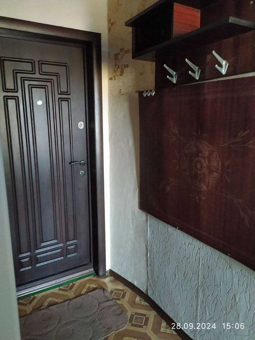 Продам простору трикімнатну квартиру