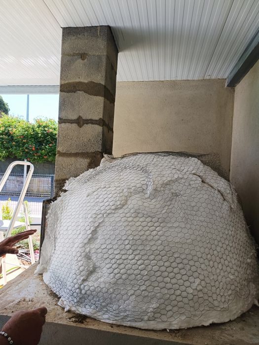 Fornos a lenha para pizza  e restaurantes feito no local