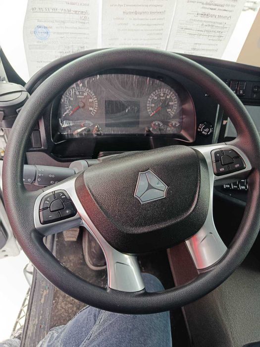 Автобетонозмішувач SINOTRUK C7H 12 кубів 8х4