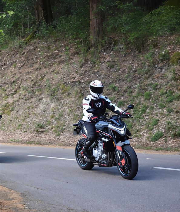 CFmoto 675 NK 2025