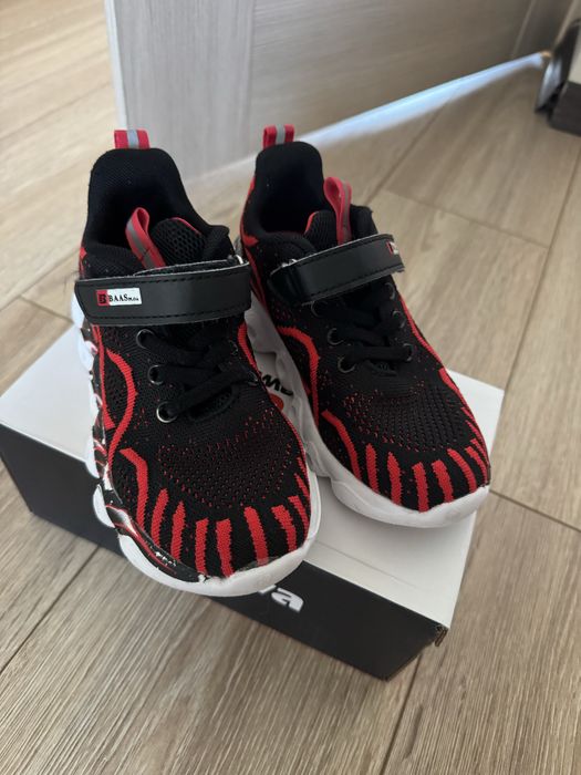 Кросівки для хлопчика 29 р. 18,5 см