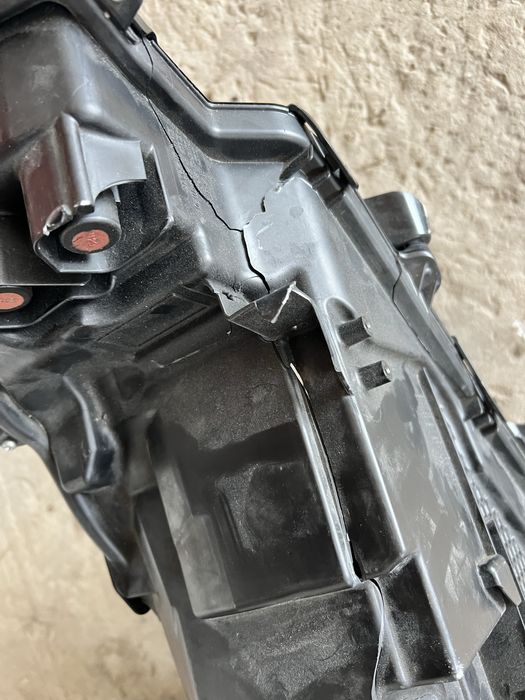 Фара Toyota Venza limited 2021