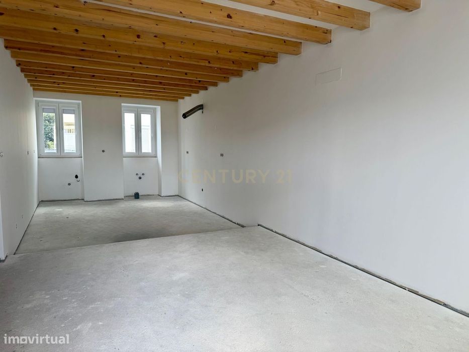 Moradia T3 totalmente remodelada | Lote 1.933m² | Alhadas, Figueira da