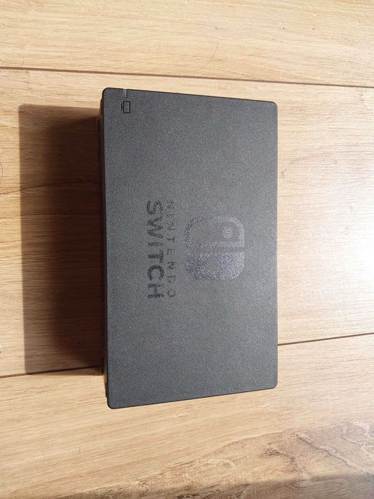 Nintendo Switch 32 GB + karta microSD 256 GB + 3 gry + stan idealny