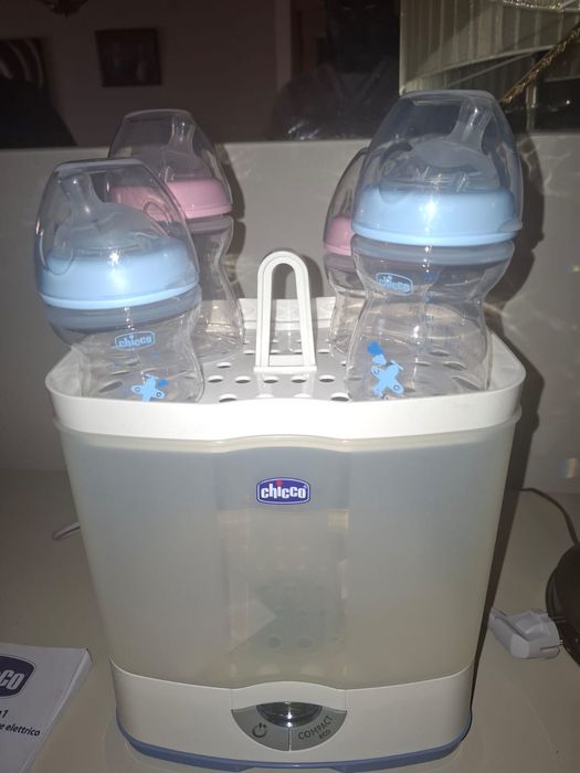 Esterilizador Elétrico Chicco 2 em 1 NOVO + 4 Biberões NOVOS