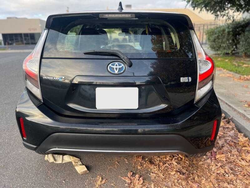 2018 Toyota Prius c