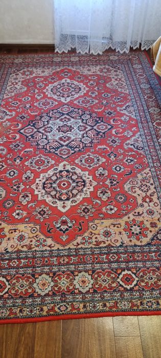 Продам килим 2х3