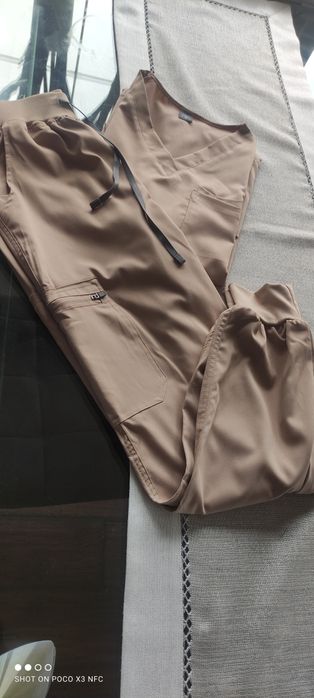 Fartuch komplet L Nowy