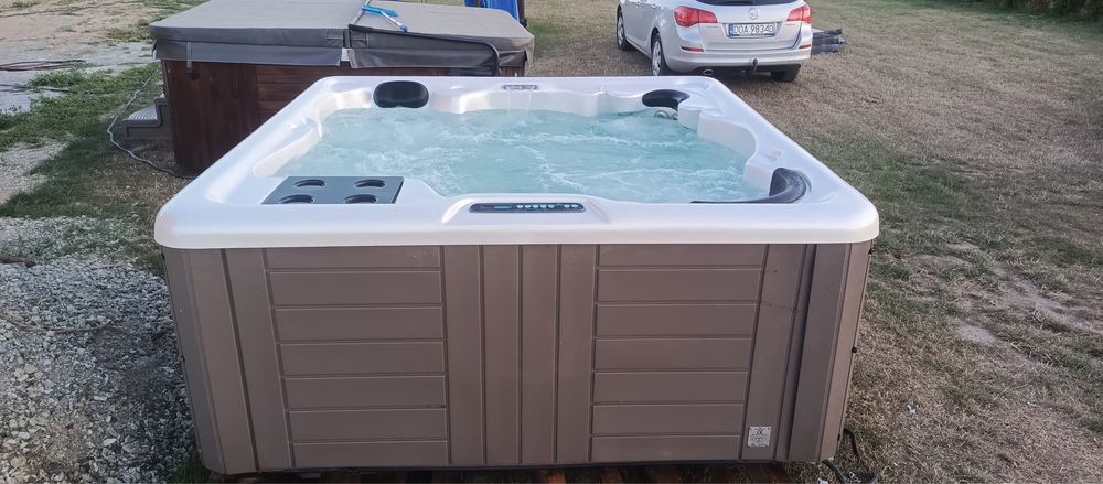 Jacuzzi wanna ogrodowa SPA całoroczna 5 osobowa Balboa Down East Spas Master Spa