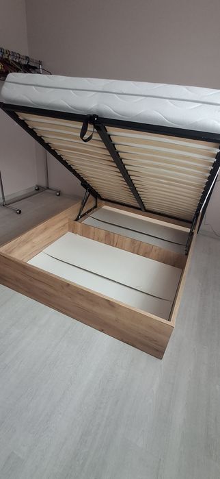 Łóżko podświetlane