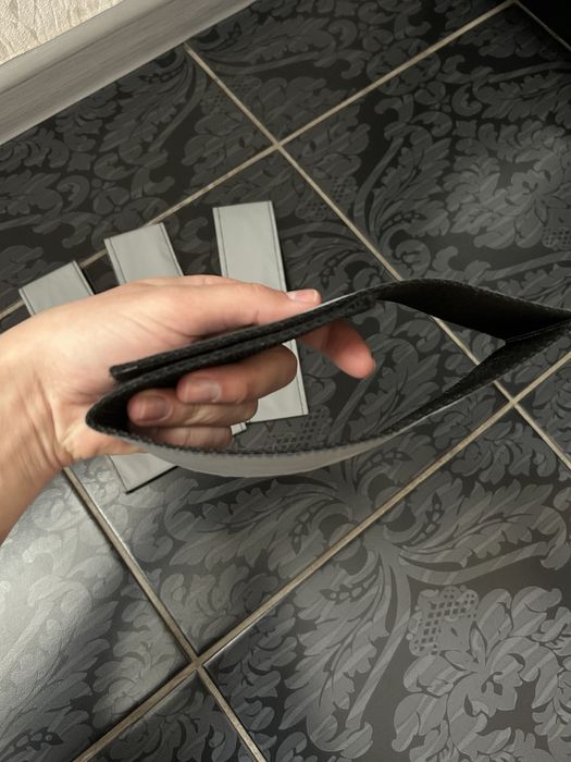 Світловідбиваючі браслети 4шт (одягаються як на ноги, так і на руки).