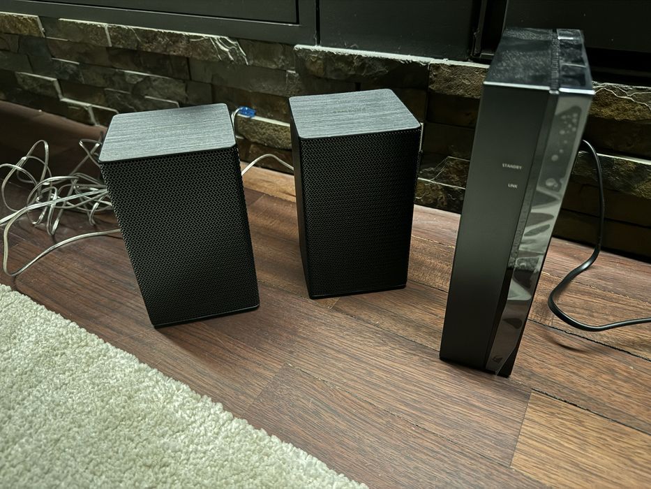 Soundbar Samsung HW-MS650 com speakers