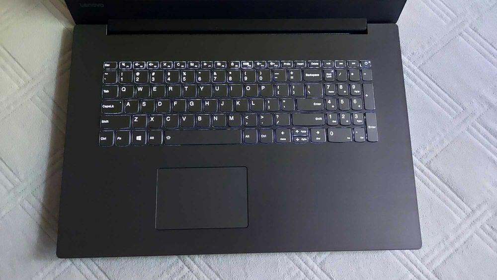 Lenovo Gaming 17cali IPS - 20GB 750GB GTX