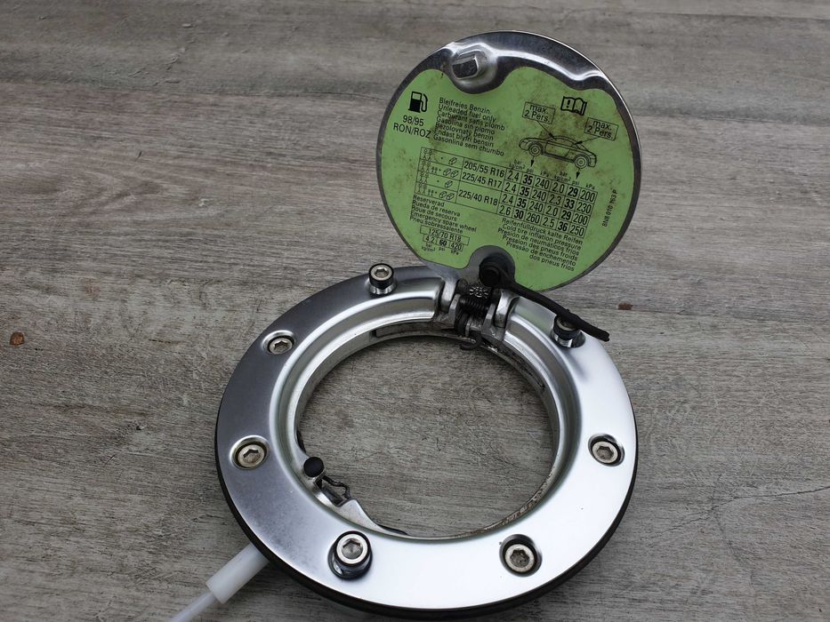 Audi TT 8N Klapka wlewu paliwa