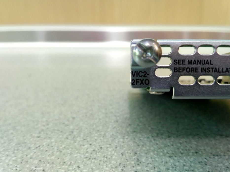 Модуль Cisco VIC2-2FXO Two-port Voice Interface Card