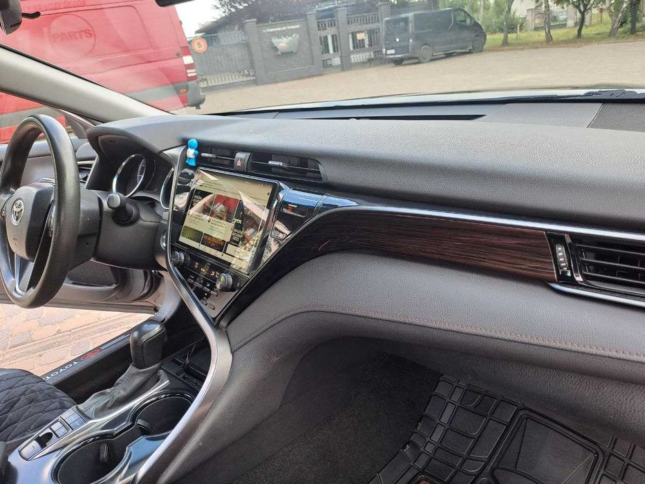 Toyota Camry гібрид 2020р.