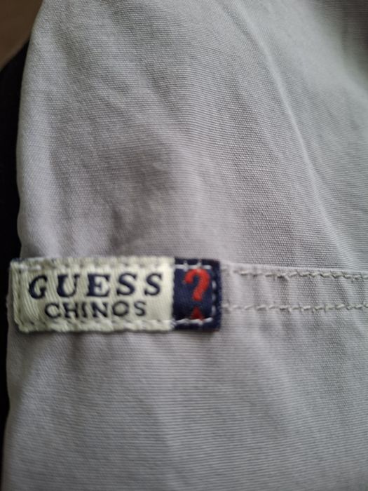 Krótkie spodenki Guess?Chinos S