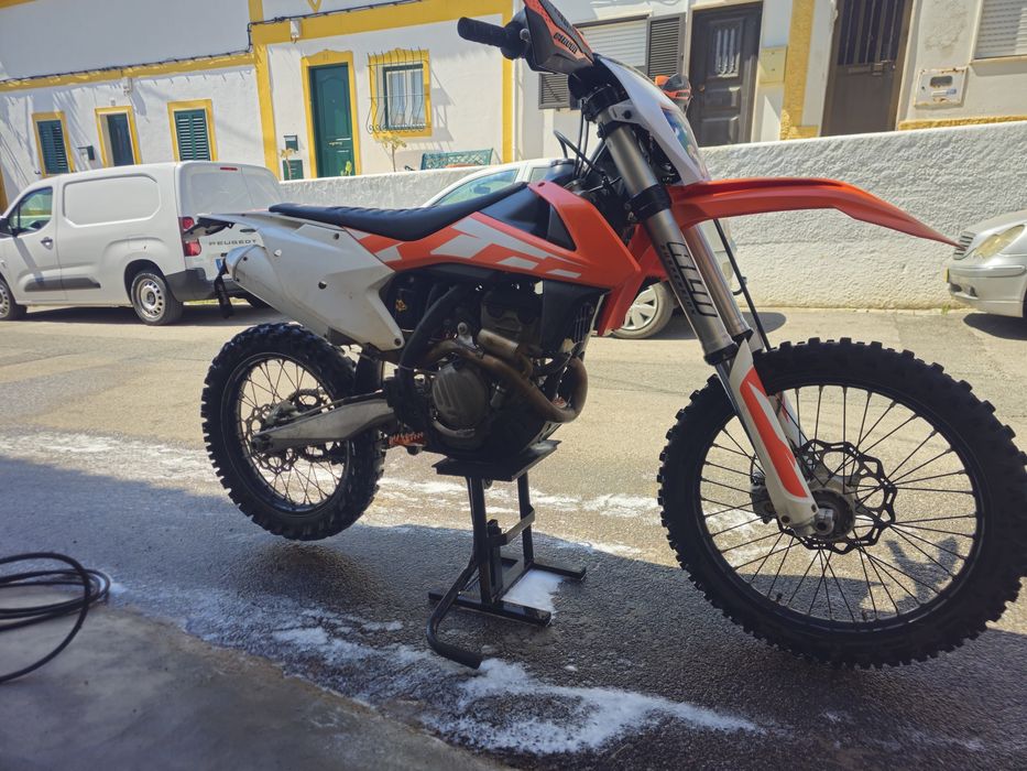 KTM 250 matriculada