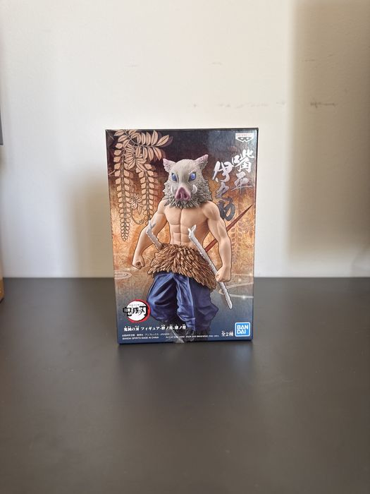 figura de demon slayer de Inosuke