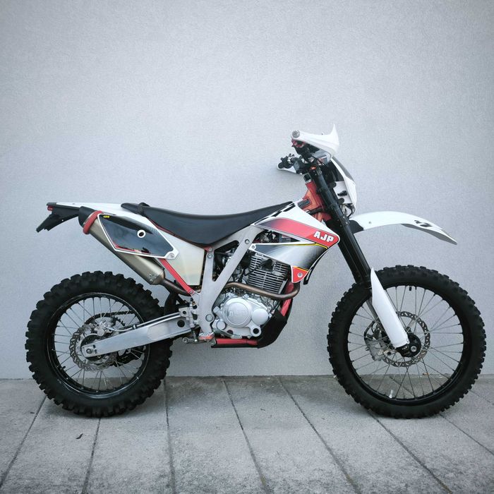 AJP PR4 Enduro 125cc (motor 240cc)