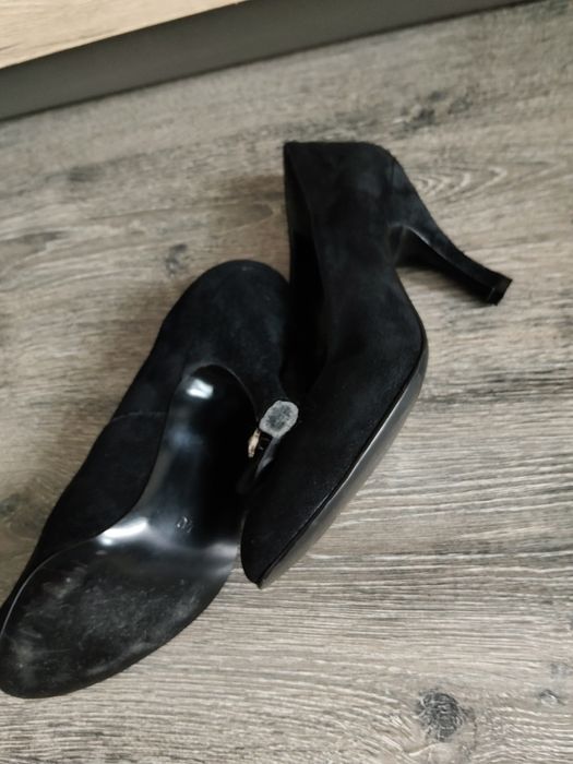 Buty na obcasie 38