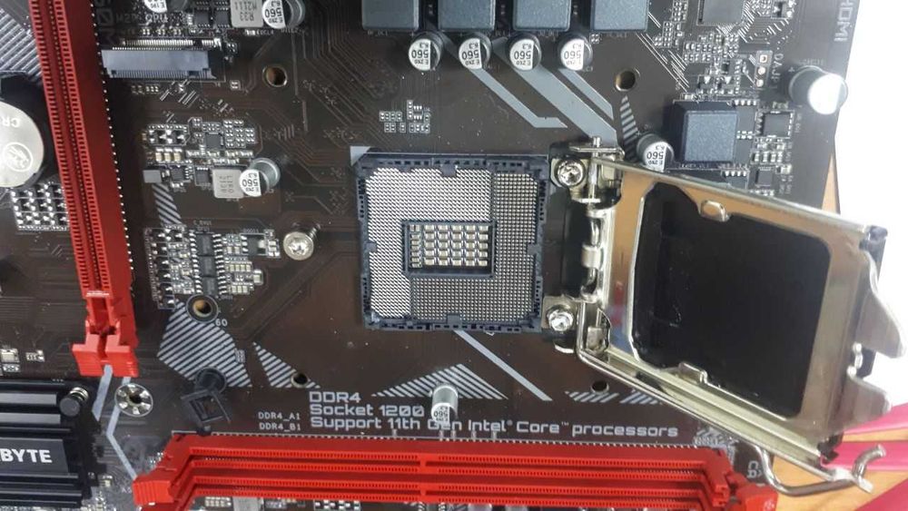 Материнська плата Gigabyte B560M H