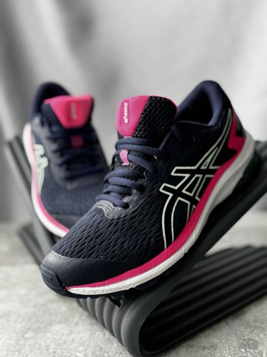 Asics кросівки для бігу
