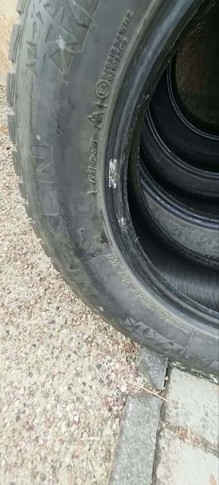 Opony zimowe Nexen 4 szt 225/65R17 grubość bieżnika 4mm