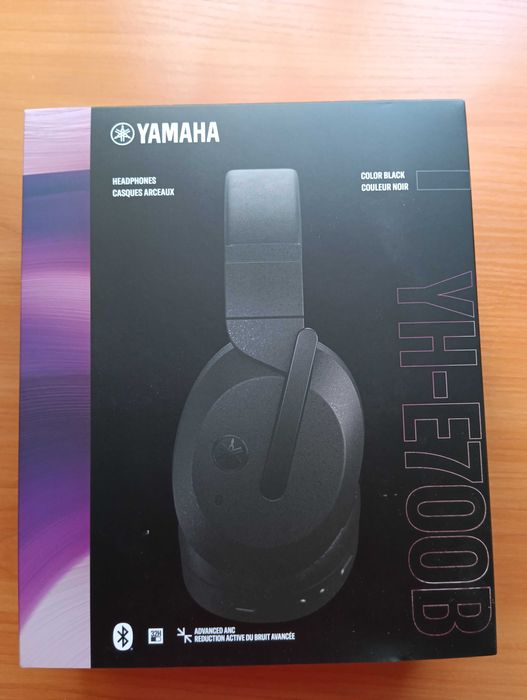 Бездротові bluetooth навушники Yamaha YH-E700B