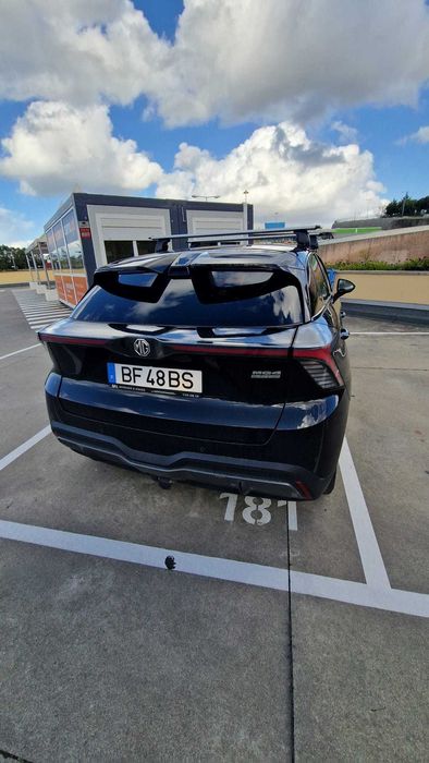 MG4 versão LUXURY tracção traseira com 204 cv, bateria 64 KW e 430 km de autonomia em ciclo WLTP