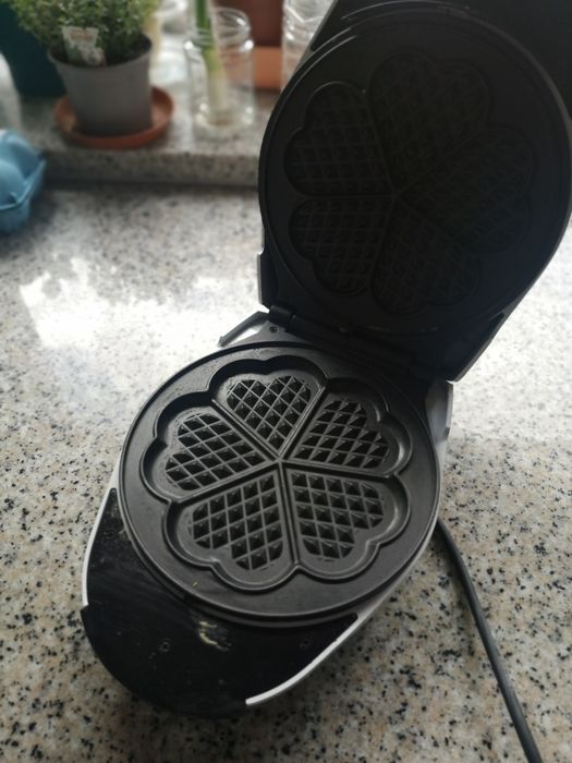 Waffle Maker425130489010595841