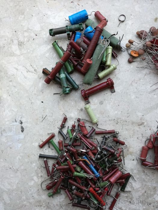 Kondensatory, oporniki, rezystory.NowePallad. Lata 50'te.