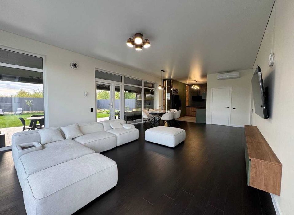 Продаж сучасного будинку