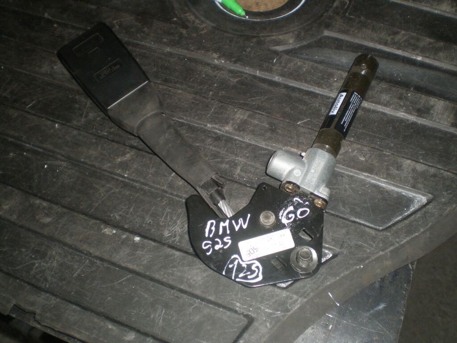 Pré-tensor cinto frente direito BMW 5 (E39)