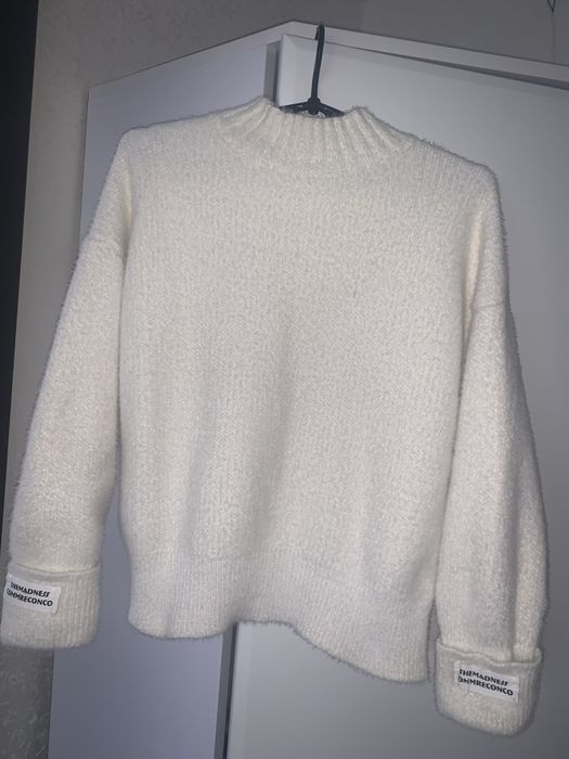 Продам светрик укорочений