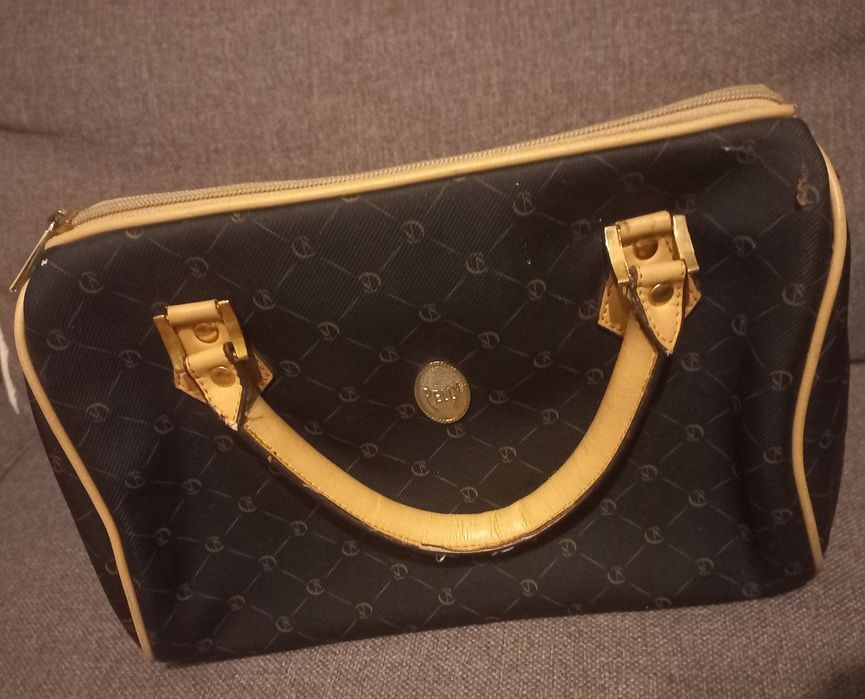 Torebka kuferek stylowy .